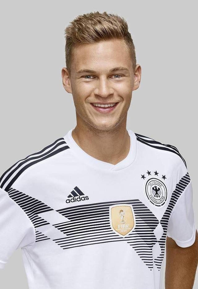 真的猛士,敢于直面惨淡的人生,敢于正视淋漓的