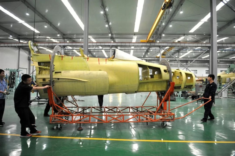 便宜实惠又大碗!我首架FTC2000G飞机前机身