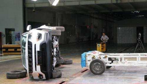 JEEP指南者碰撞差评/吉利博越销量超3万