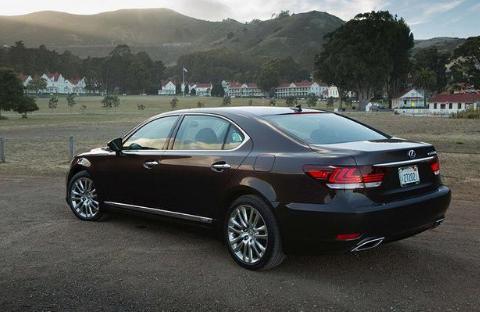 日系最豪华D级车 全系V6自吸 质感不比7系差，你了解多少了？