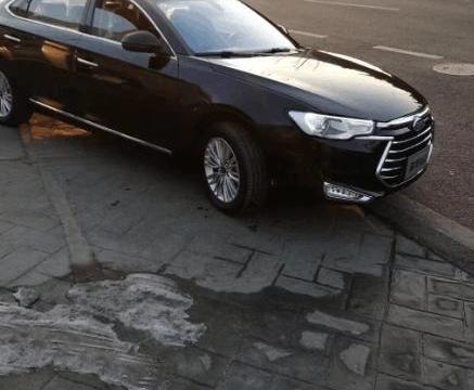 男车主提“奥迪A6”回家，外观帅到一塌糊涂，一问价格就7万