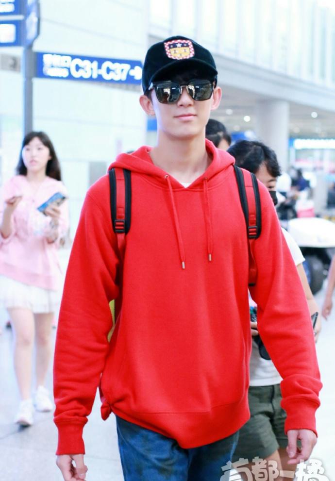 夏天穿长袖, 冬天露大腿, 明星和普通人永远不在