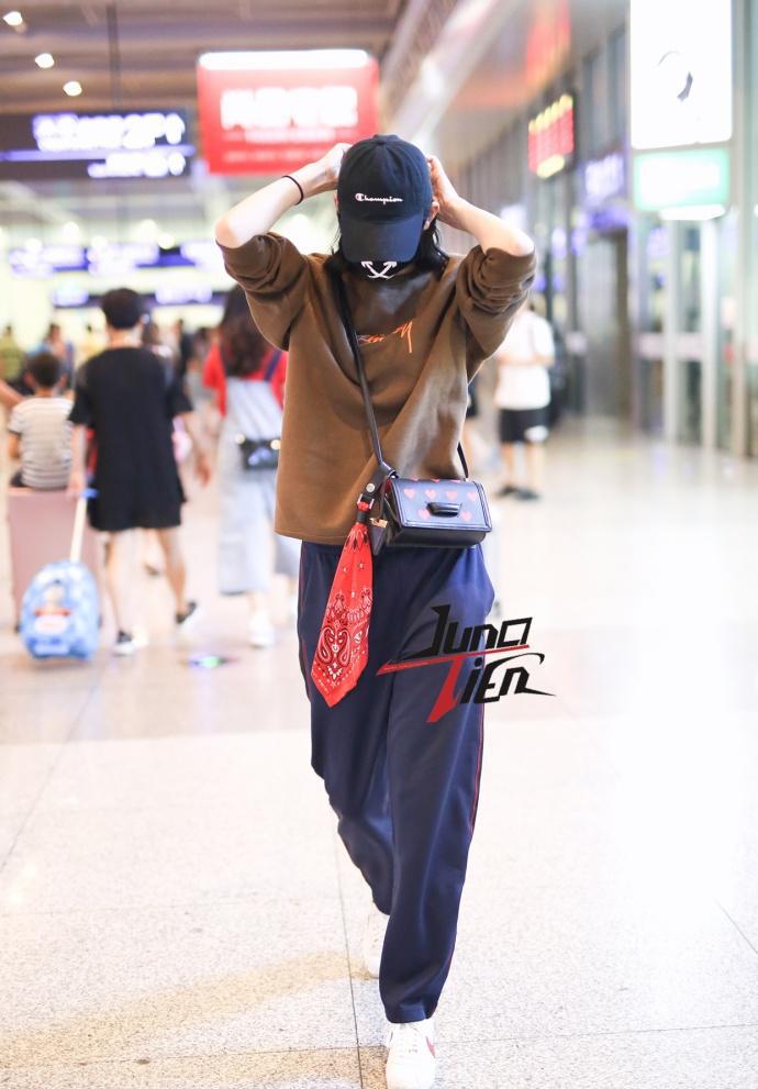 夏天穿长袖, 冬天露大腿, 明星和普通人永远不在