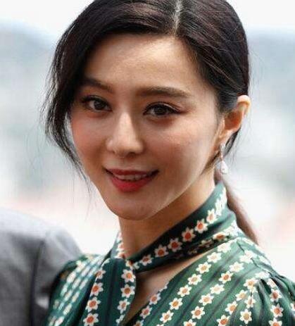 范冰冰的素颜街拍照和你们心目中的女神有区别么?