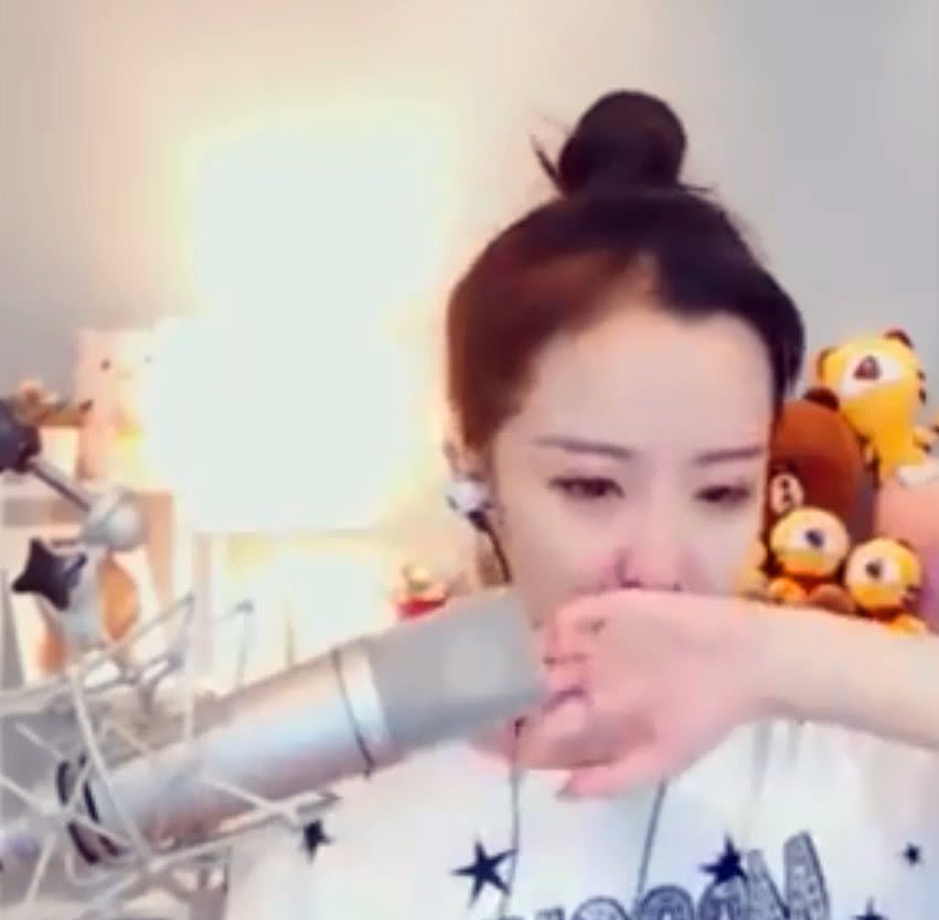 莉哥国歌事件持续发酵,虎牙宣布将永封莉哥!