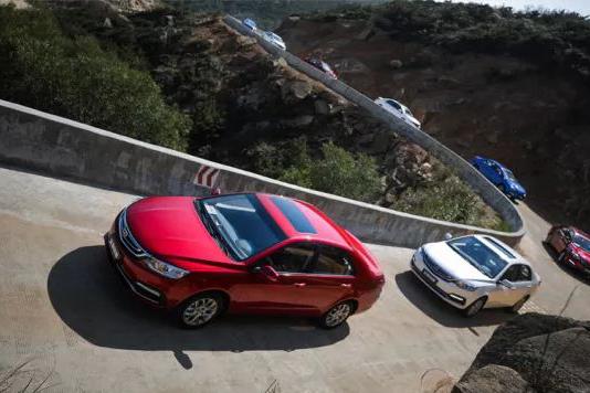 赶超北大众，吉利3月销量再次掀翻长城，国产第一真坐稳了