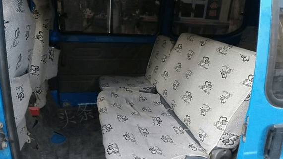 小伙花7千元买辆五菱之光送货, 顾客看到车后