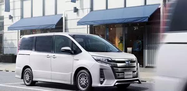 起步14.99万，埃尔法的小弟，4S店都没得卖！