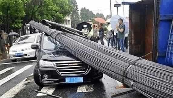 十五吨钢筋压顶车没变形, 国产车的质量又一次长脸!