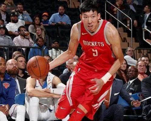 重返CBA?周琦年薪恐超2000万 曝有四支球队