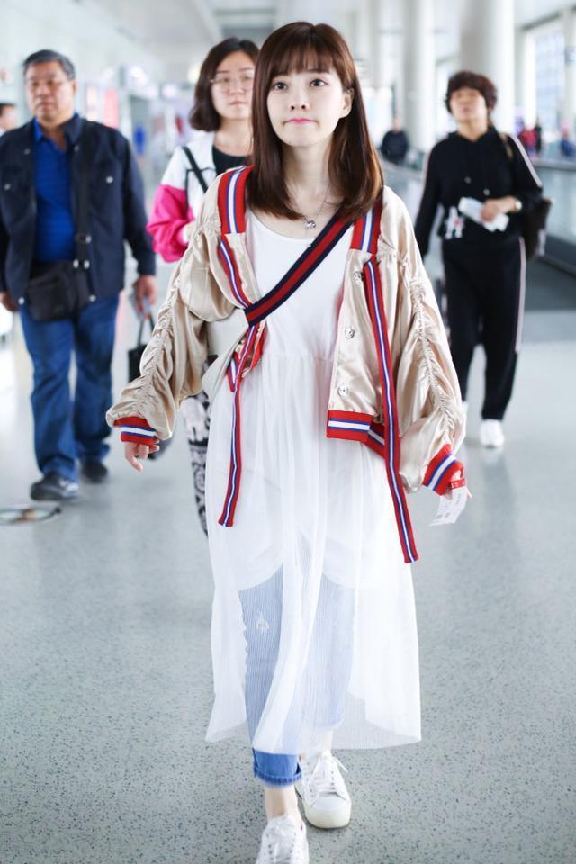 冯提莫花仙子造型美过范冰冰,网友:网红现在更