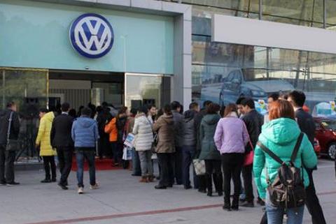 已经开始排队！朗逸PLUS正式上市，全面加长加大只涨六千