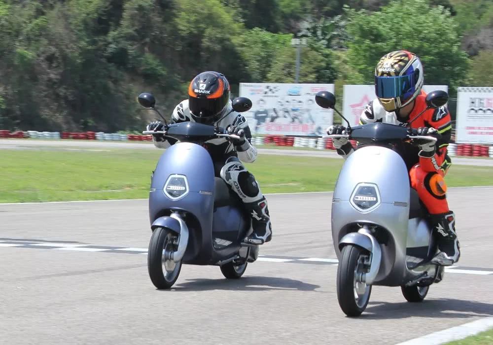 续航150公里,E客电动E1 R发布,顶配版10999元