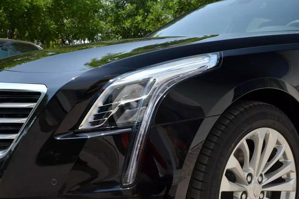 这款美系豪车看上去比奔驰宝马还霸气 竟只要30多万就能买？