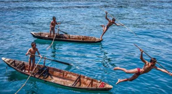 又一国家作死,将对中国的免签政策取消,游客怒