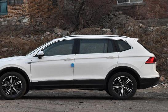 德国人真聪明，小车拉个皮秒变大车，17万SUV看着像30万