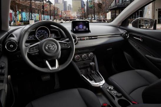 8万合资轿车,2019款丰田致享登场,标配一键启