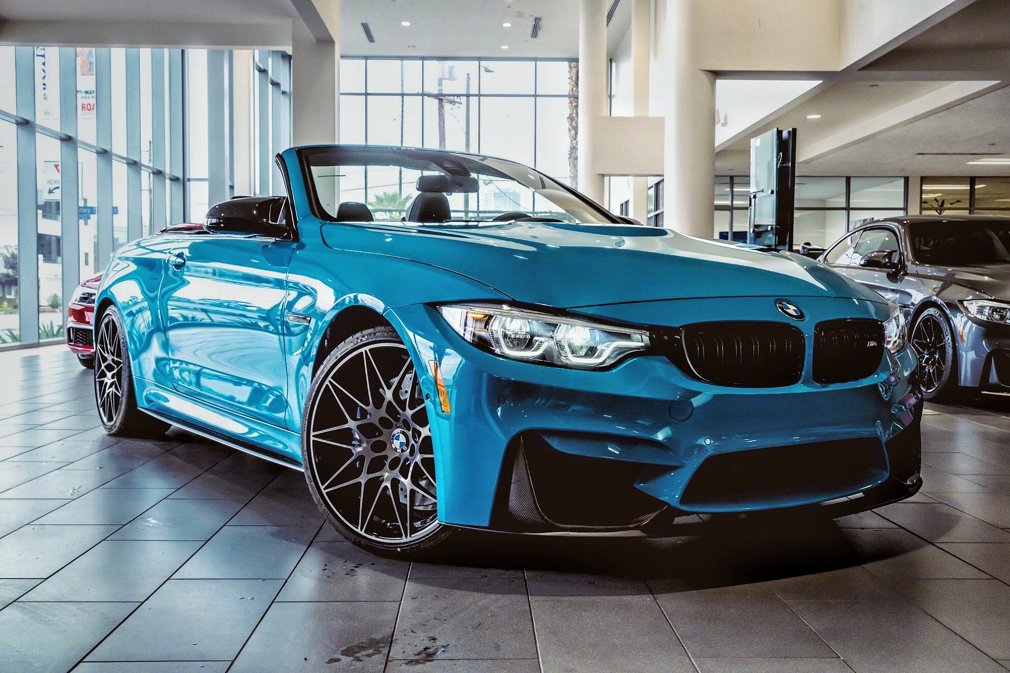 宝马M4的zhei个蓝色真的骚