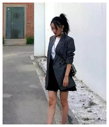 李小璐的性感照片,一张比另一张性感,最后一条