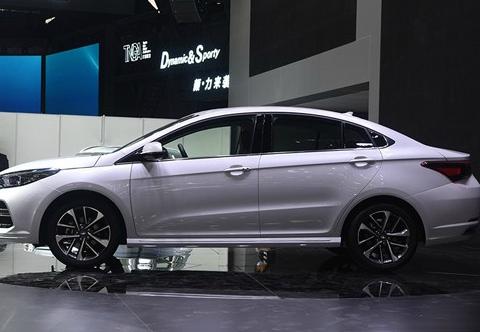奇瑞摆脱修车排队标签，推出这款运动新家轿，搭1，5T发动机