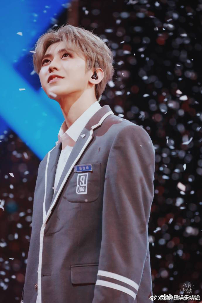 蔡徐坤上海首巡粉丝应援Part One~从4.29日至