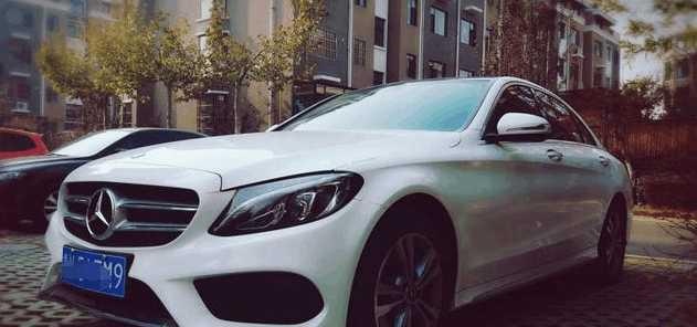 女子36万提奔驰C级，开两个月坦言：看到这个油耗我后悔了！