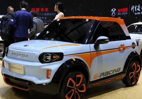 萌翻了！车身娇小可爱，纯电动续航二百公里，上班代步接孩子必备