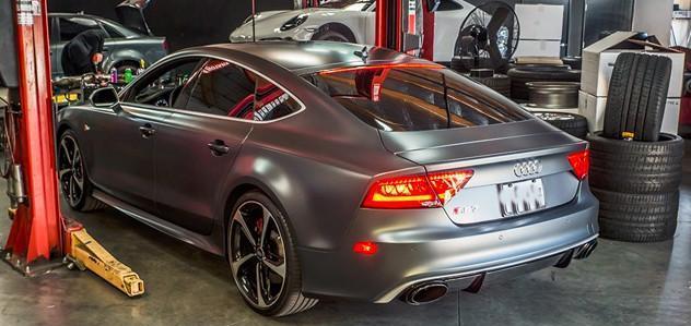 近两百万买了辆外观仅有50万的超跑, 付完款销售员请我吃饭