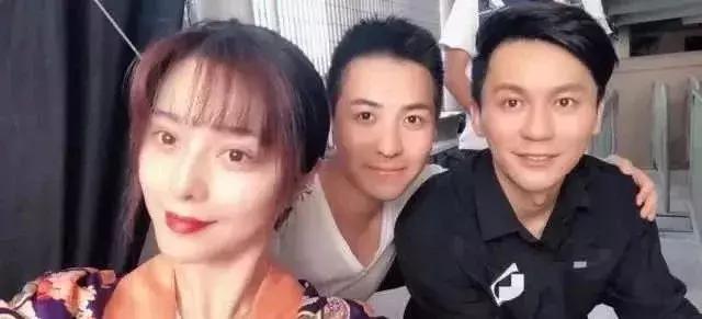 范冰冰与李晨最新消息!大黑牛摘下戒指,瘦成