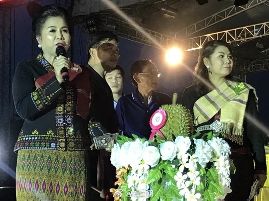 15万铢买下一个榴莲 确认过价格是榴莲真爱粉