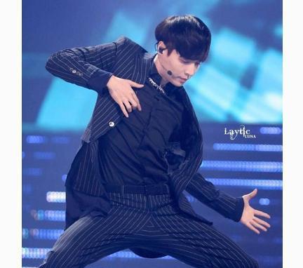 鹿晗跳舞认真, 易烊千玺腹肌有点撩人, 张艺兴真的是很妖娆!