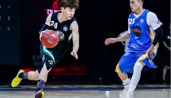 邓伦究竟隐瞒了我们多少身份,8重身份的他,最