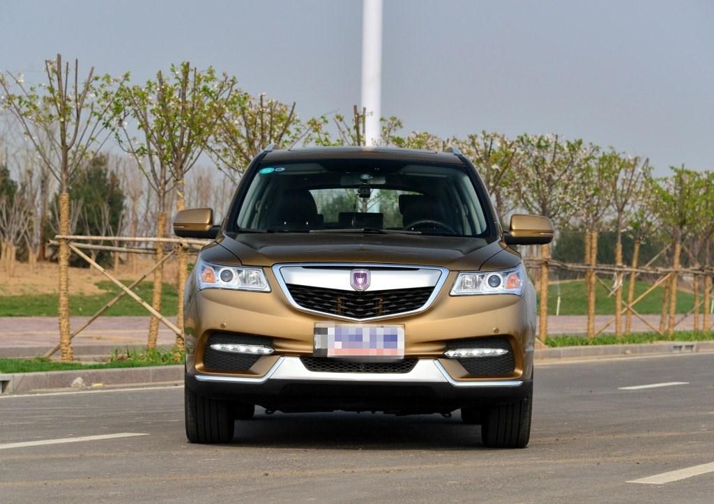 外观跟讴歌MDX一样, 无钥匙进入加启动配备全景天窗, 只用7万