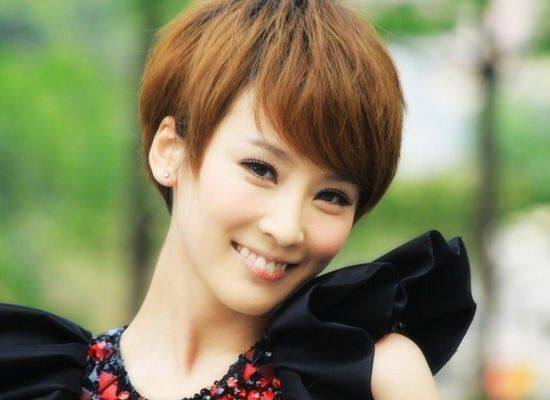 她是被称为“精灵美女”的主持人