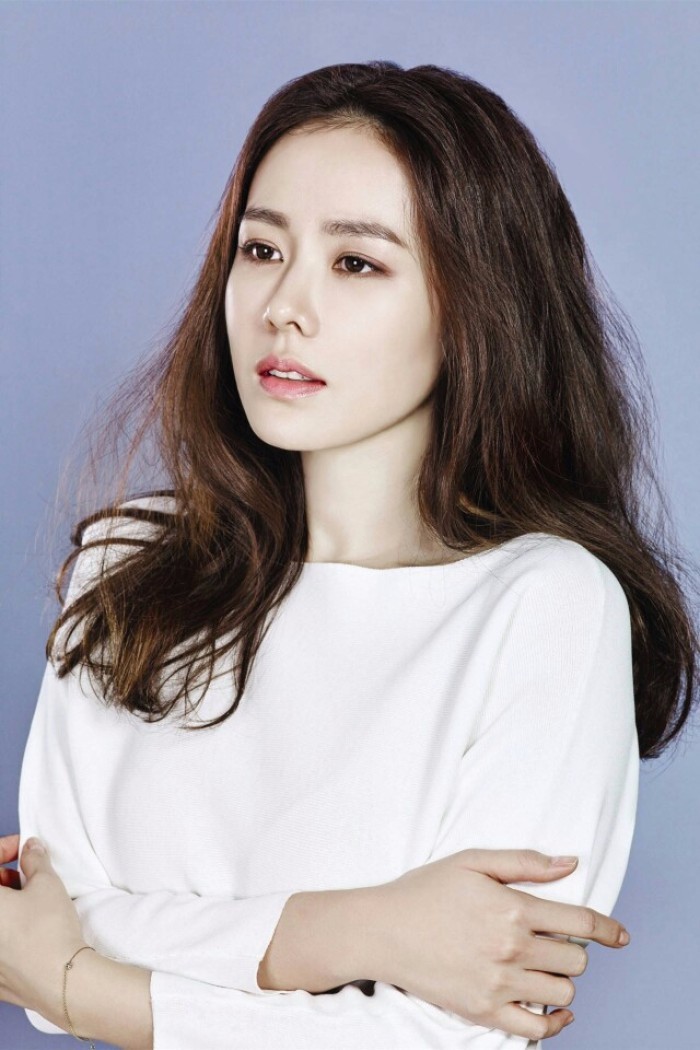 《经常请吃饭的漂亮姐姐》主演孙艺珍美图欣赏,女神好漂亮啊