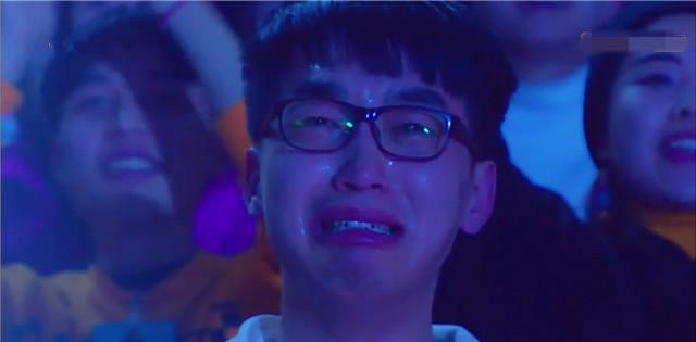 《歌手》提词器连观众如何反应都写的清清楚楚,怪不得个个会哭