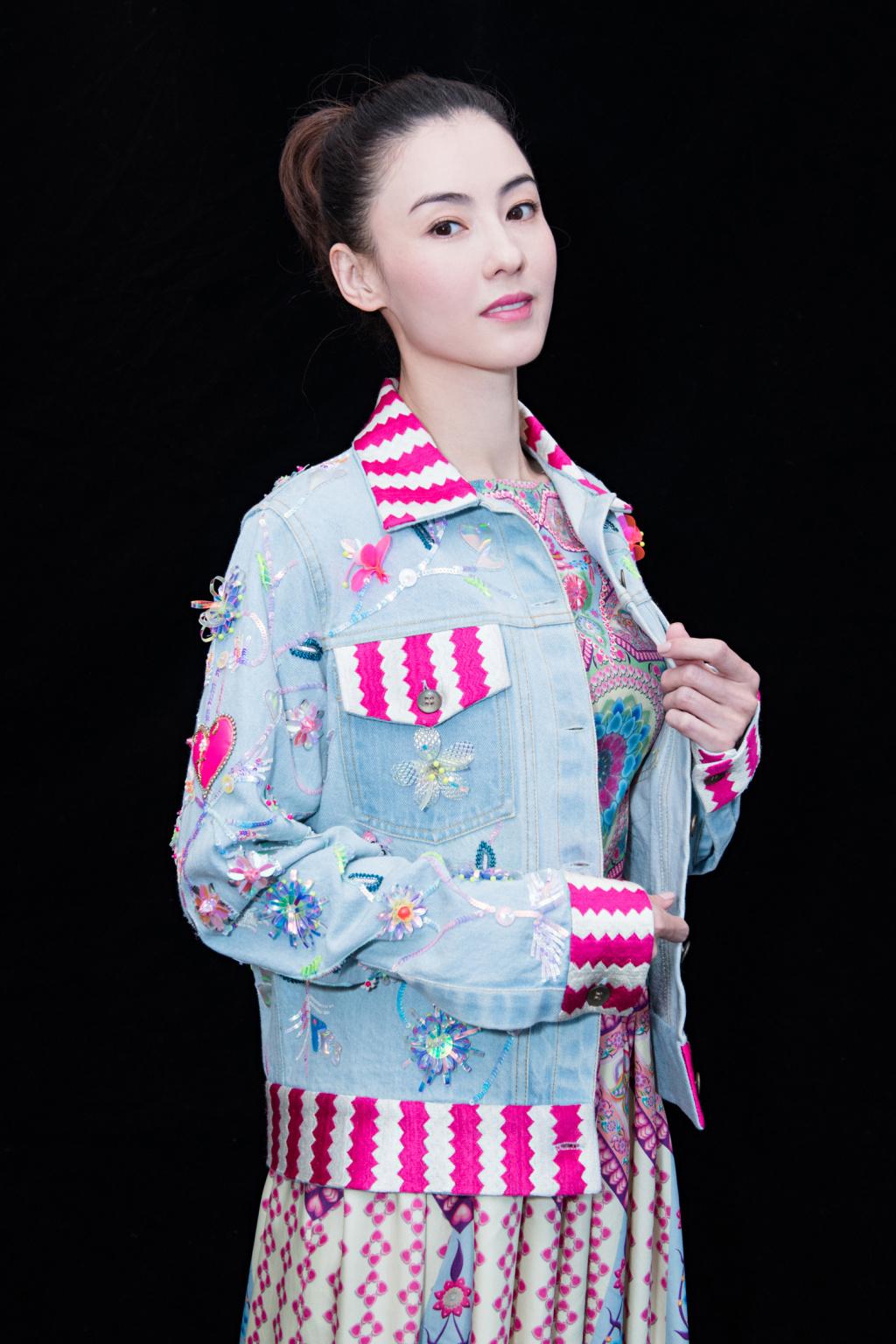 章子怡越过三重门,她却跌落神坛沦为综艺咖,卖