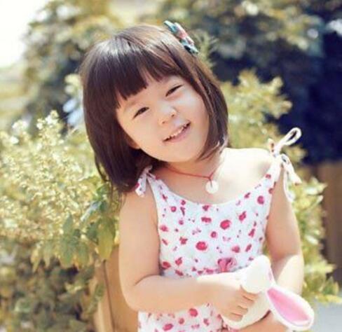儿童发型女孩俏皮短发 小女孩超可爱的短发发型