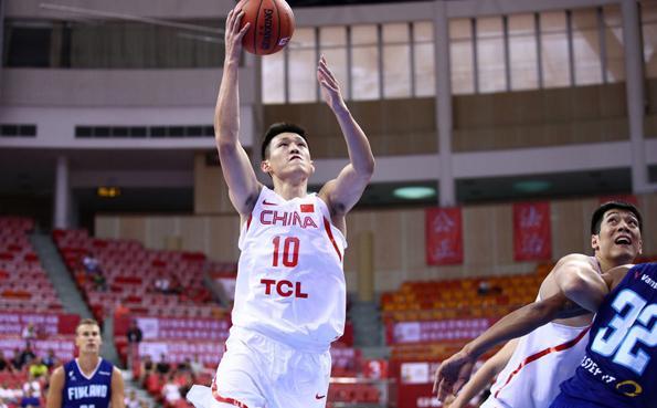 男篮蓝队险胜芬兰关键先生不是吴前也不是周鹏