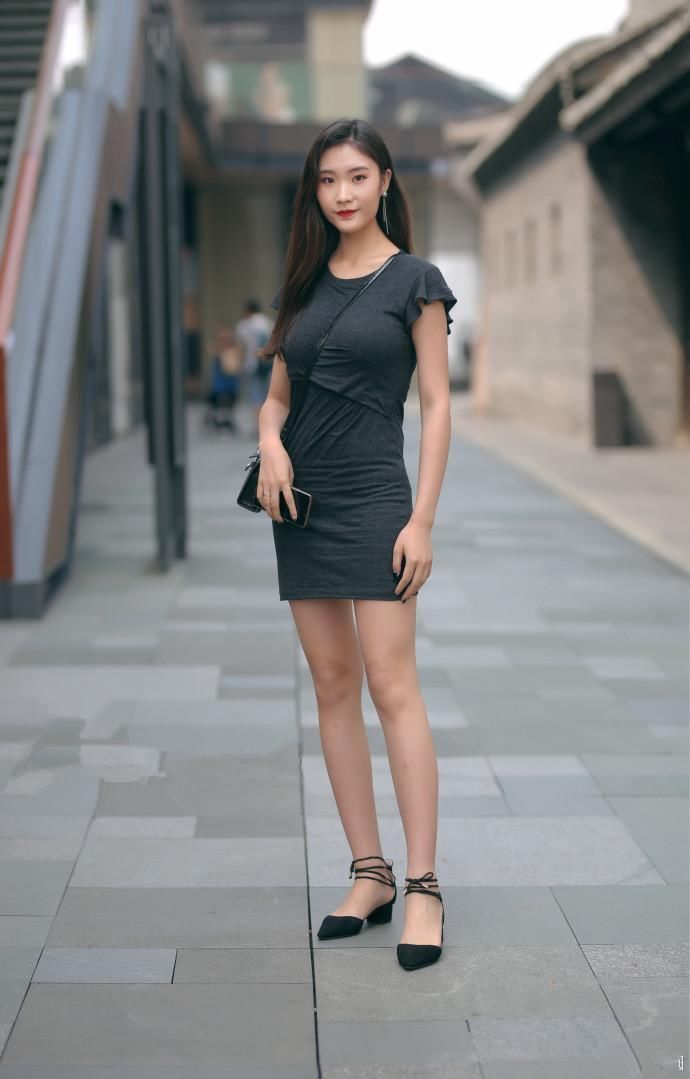 长沙街拍: 图3火辣热裤让人心动, 最想将图5美女娶回家