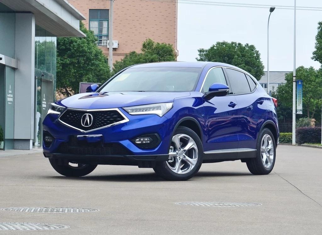 车重1.6吨,轴距2.66米,造型比GLA霸气,刚上市