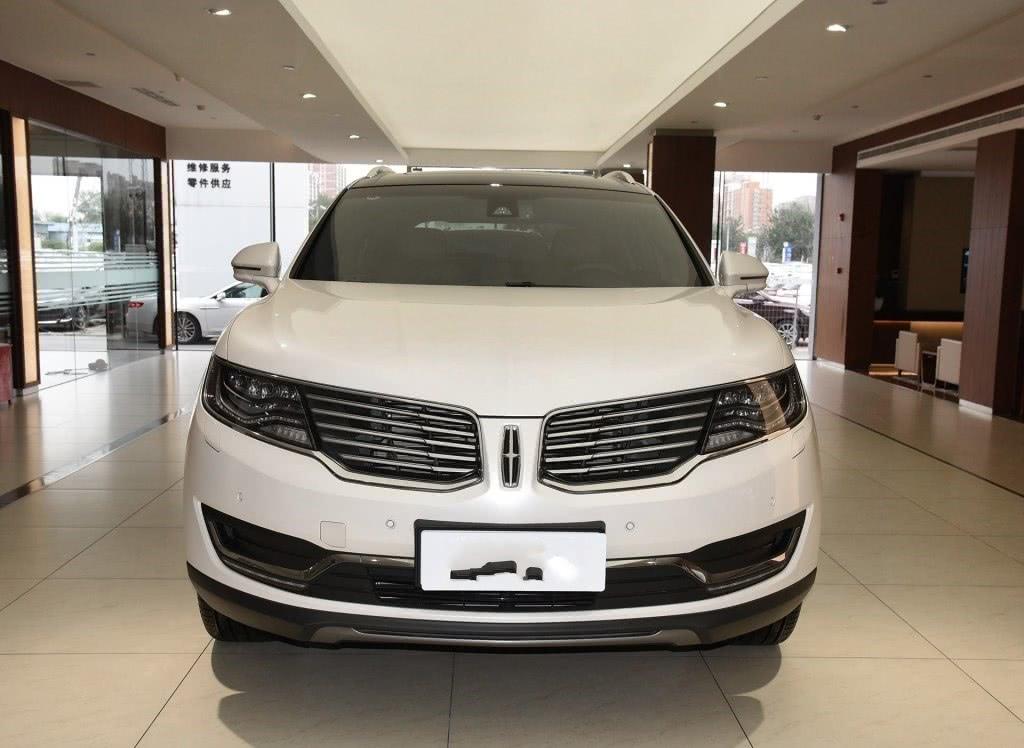 车重1.9吨，轴距2.8米车长4.8米，配2.0T＋6AT吊打途锐，41万起