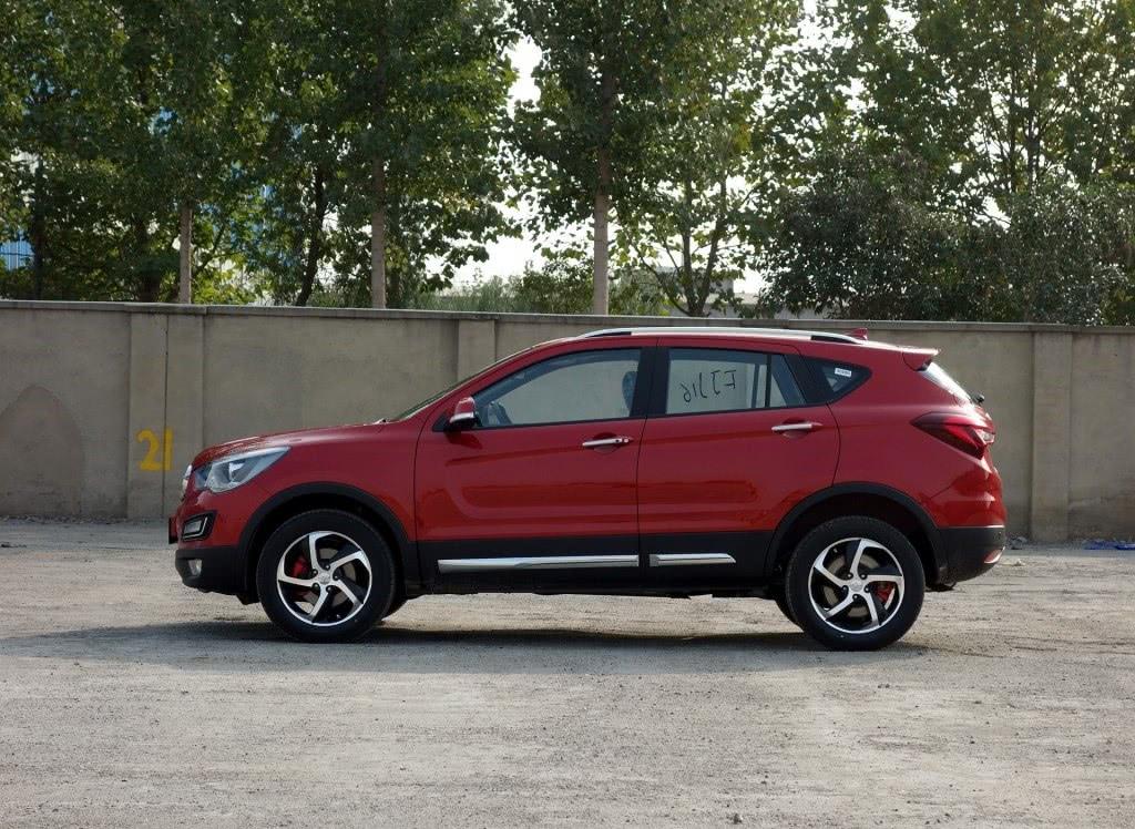 车重1.4吨，轴距2.63米，配1.6L扭矩160，操控完胜帝豪GS！