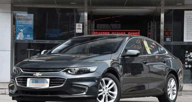 刚上市就降3.3万，颜值完爆帕萨特，开出去比迈腾拉风