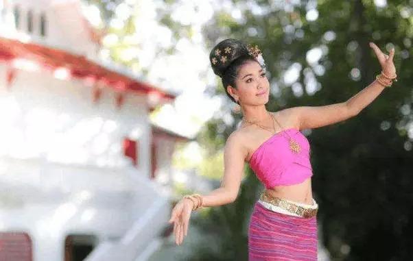 泰国人很郁闷,中国人怎么这么有钱,可以到处游