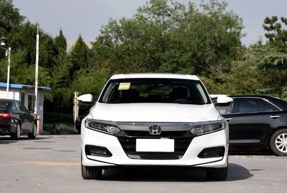 本田雅阁和丰田凯美瑞相比哪个好?看完比较,车