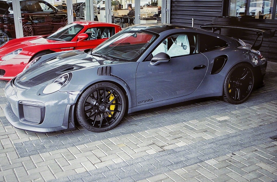 水泥灰色变态蛙保时捷911 GT2 RS