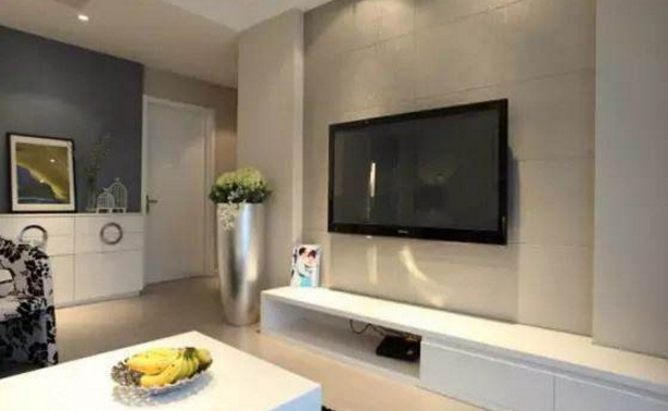 头次见有人在电视墙内埋根大水管,聪明人一看