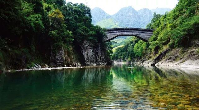这里是云端周宁, 一座被山水与人文浸润的魅力之城……