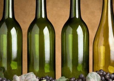 高压铁电塔上用瓷瓶绝缘，下雨时瓷瓶上有水，为什么也...